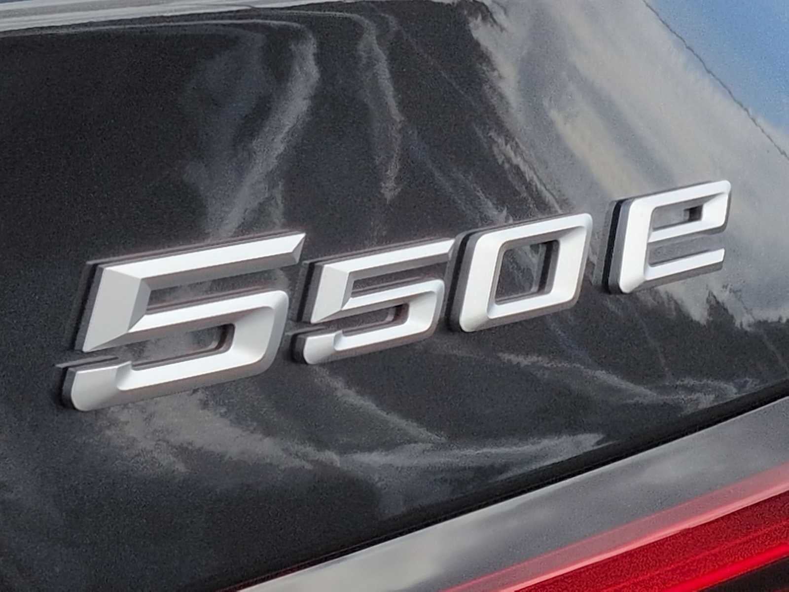 2026 BMW 550e 550e xDrive