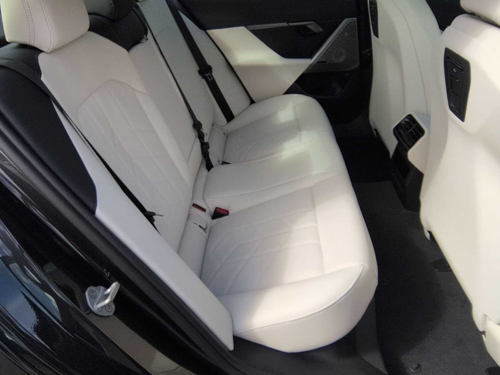 2026 BMW 550e 550e xDrive