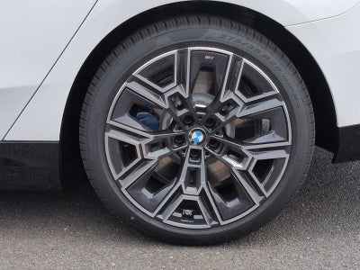 2027 BMW 550e xDrive 550e xDrive