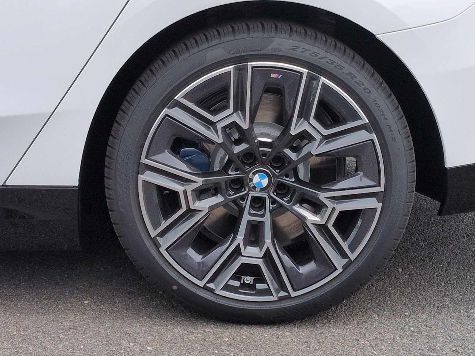 2027 BMW 550e xDrive 550e xDrive