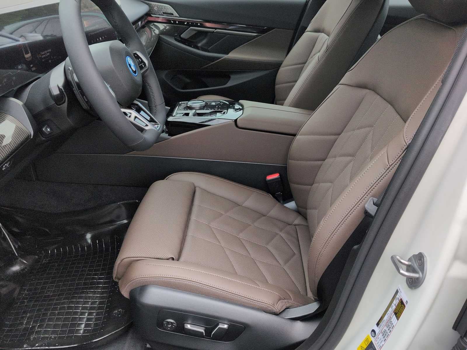 2027 BMW 550e xDrive 550e xDrive