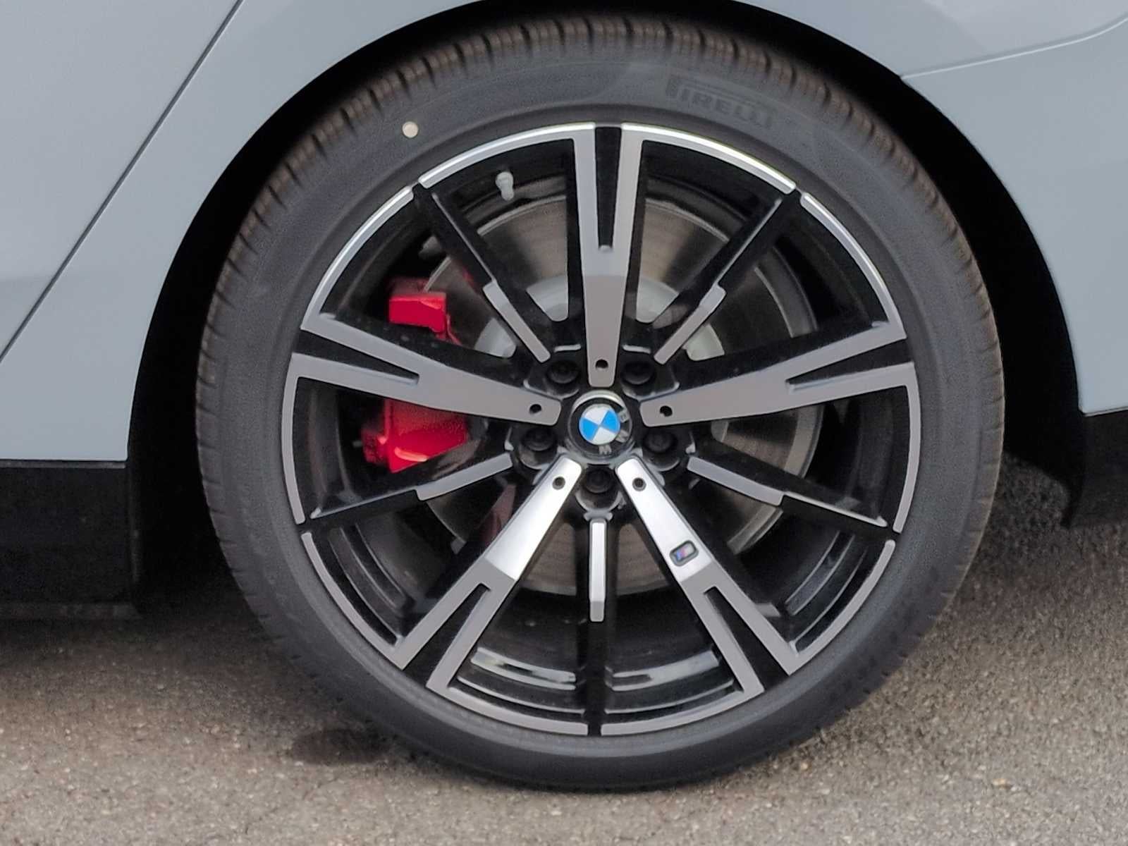 2026 BMW 550e 550e xDrive