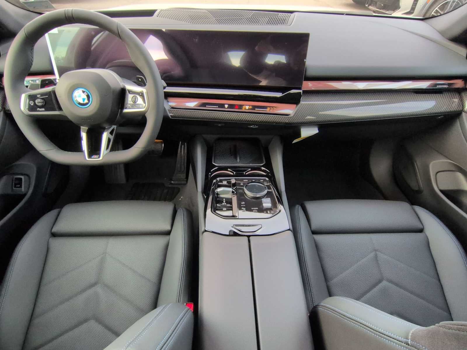 2026 BMW 550e 550e xDrive