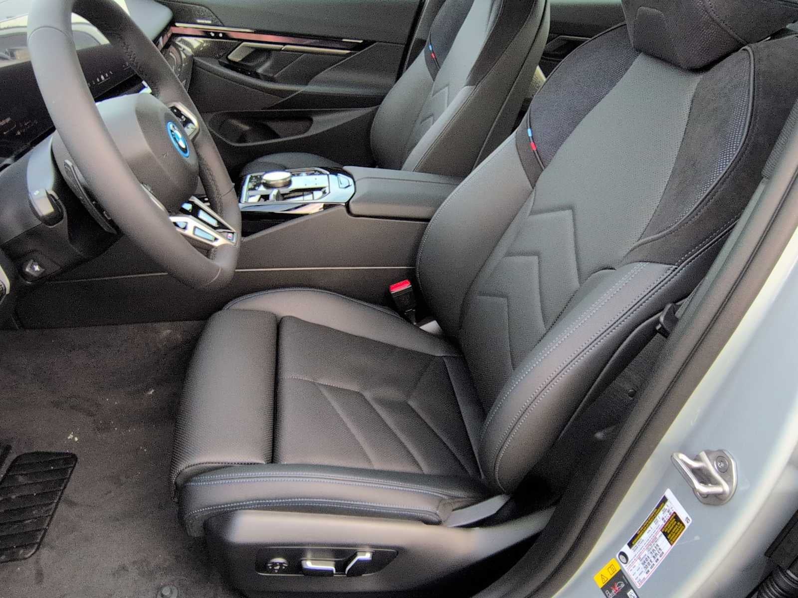 2026 BMW 550e 550e xDrive