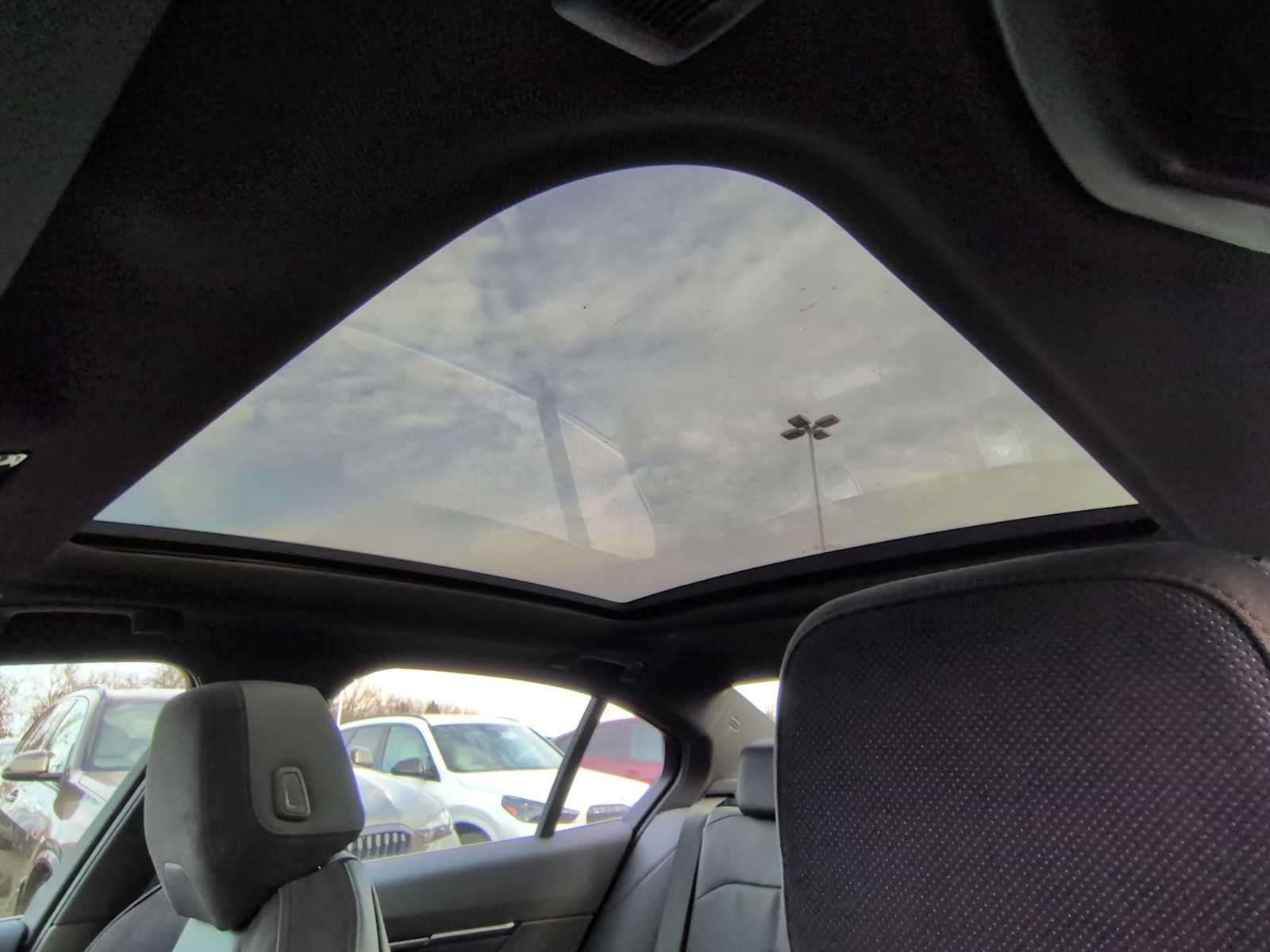 2026 BMW 550e 550e xDrive