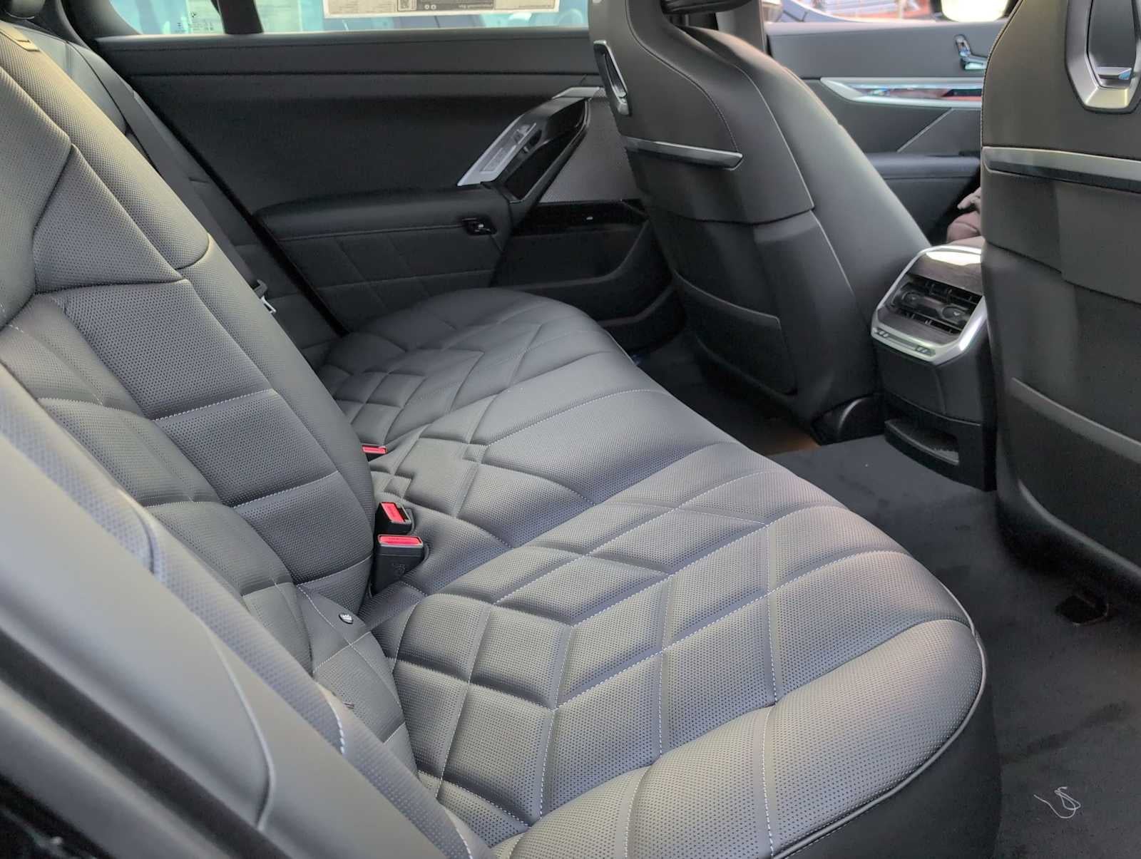 2026 BMW 750e xDrive 750e xDrive