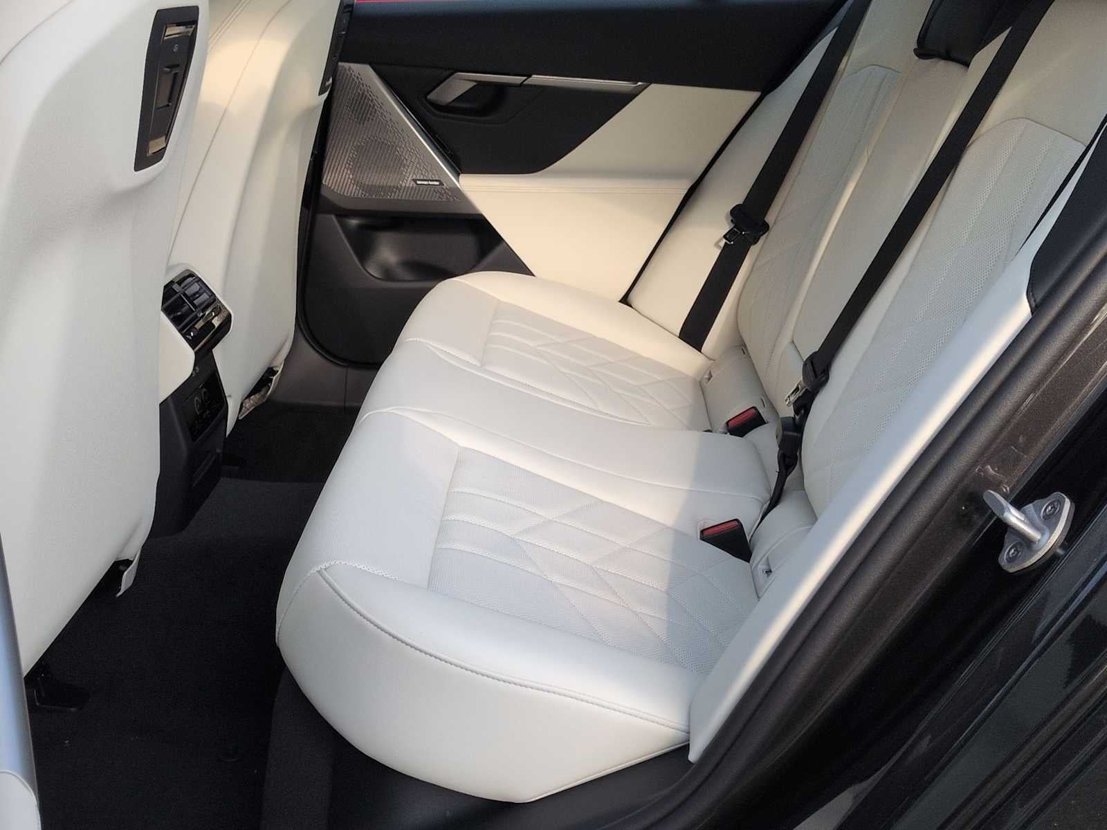 2026 BMW 530i 530i xDrive