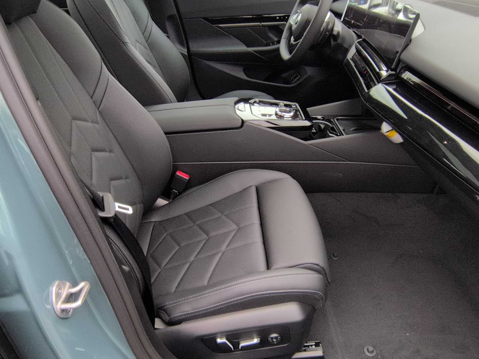 2026 BMW 530i 530i xDrive