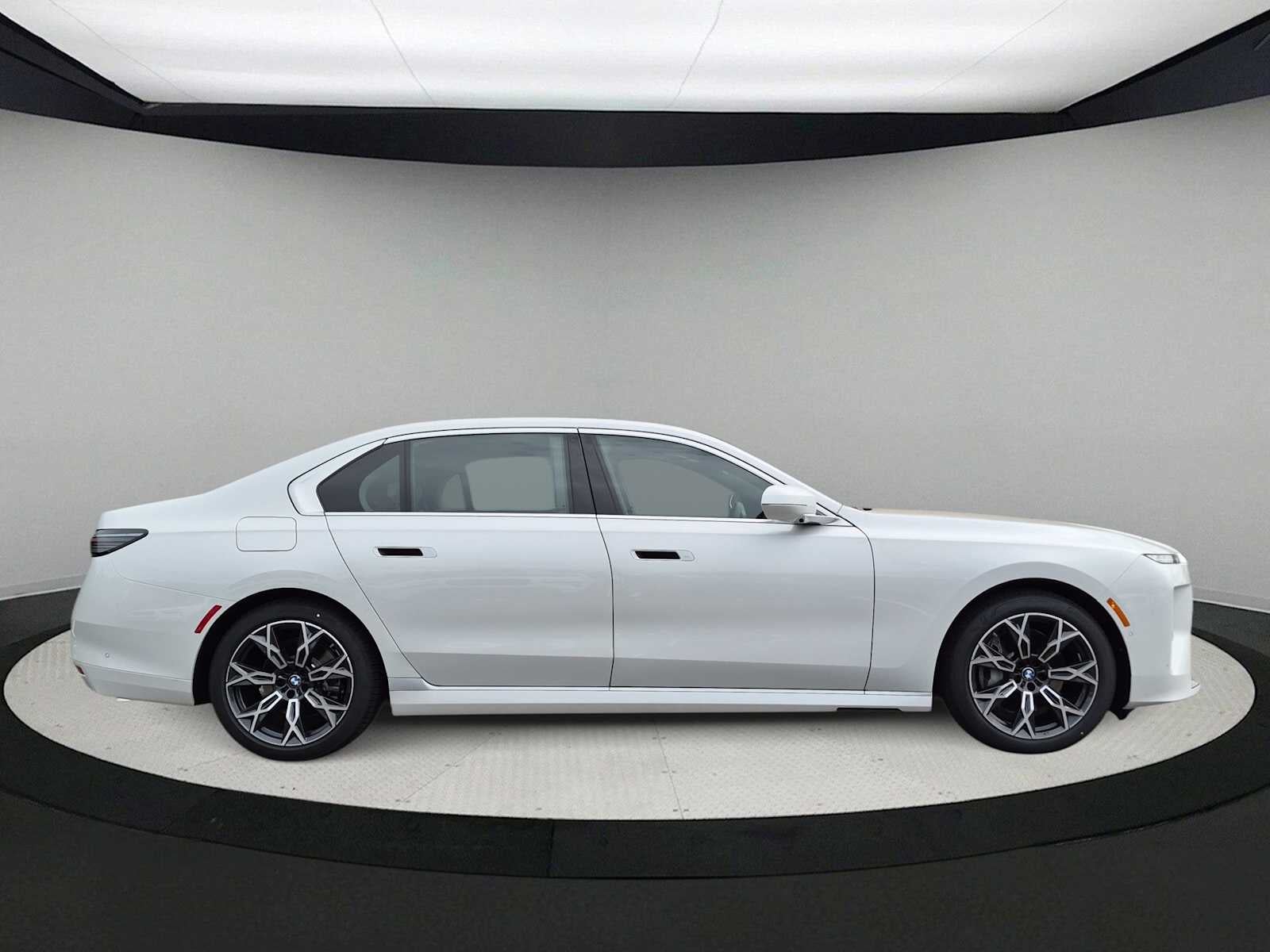2027 BMW 7 Series 740i xDrive