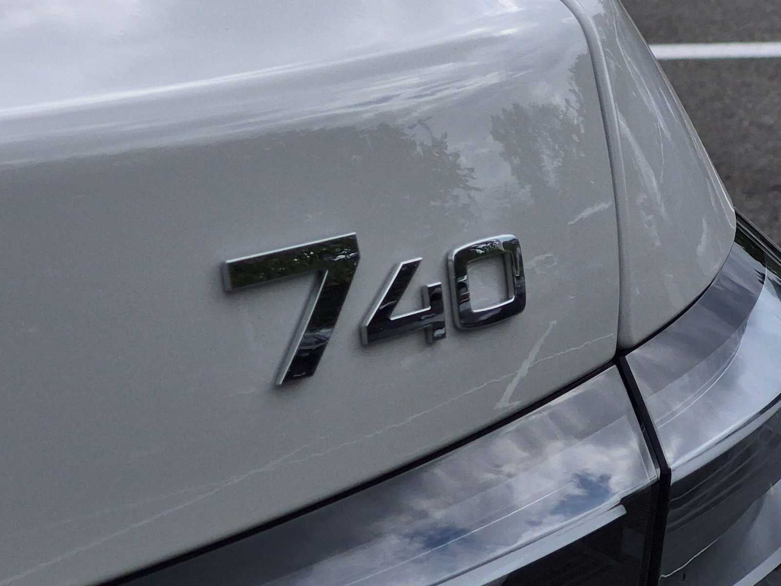 2027 BMW 7 Series 740i xDrive