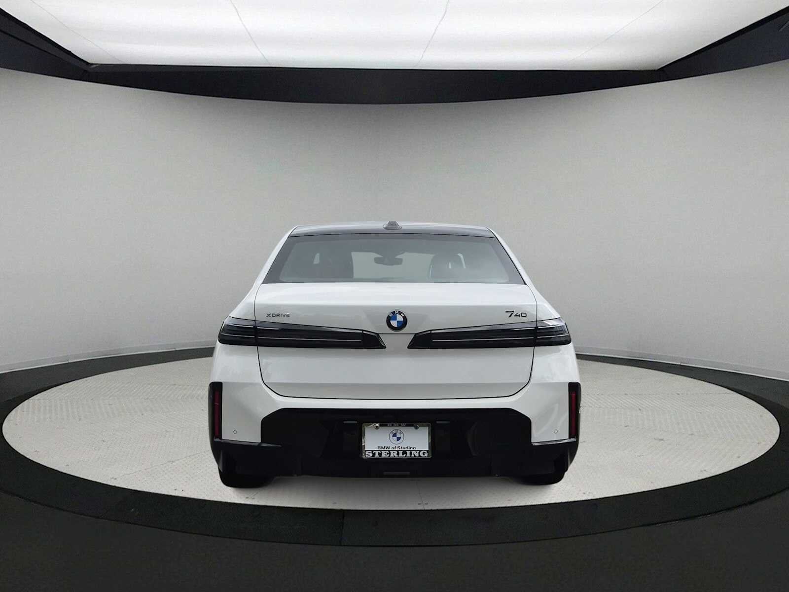 2027 BMW 7 Series 740i xDrive