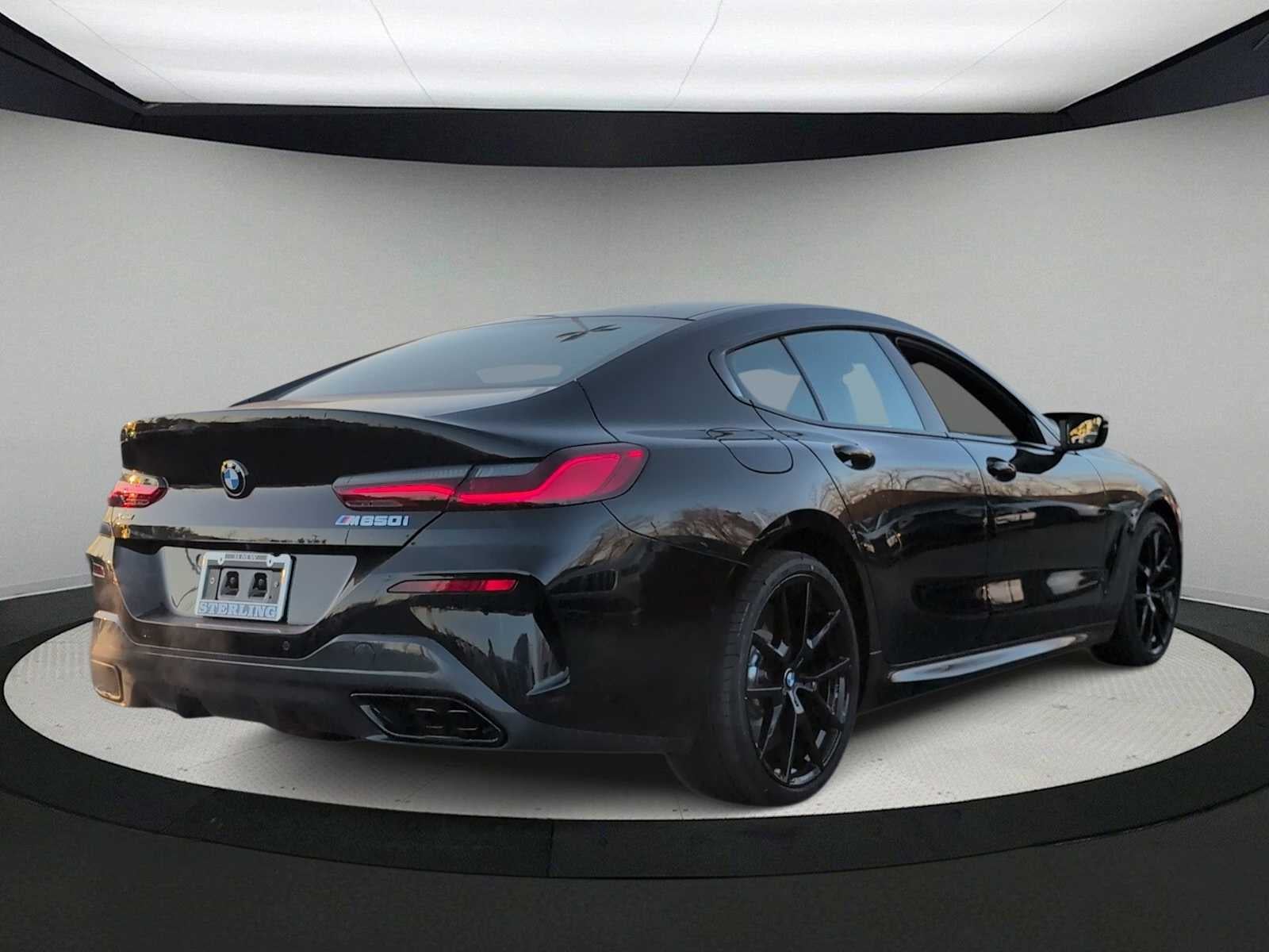 2026 BMW 8 Series M850i