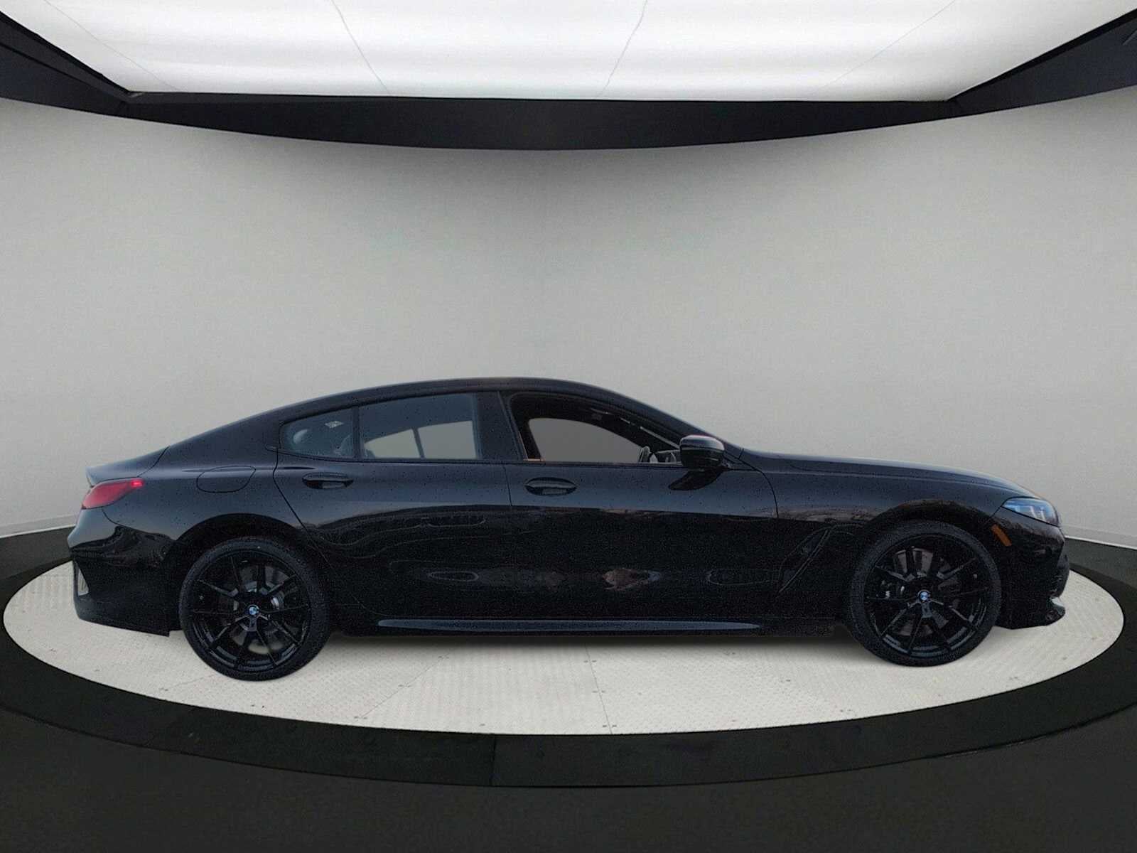 2026 BMW 8 Series M850i