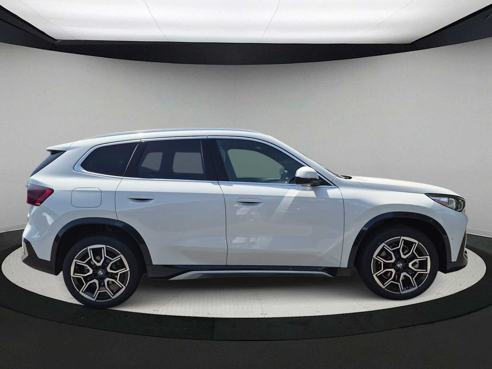 2027 BMW X1 xDrive28i