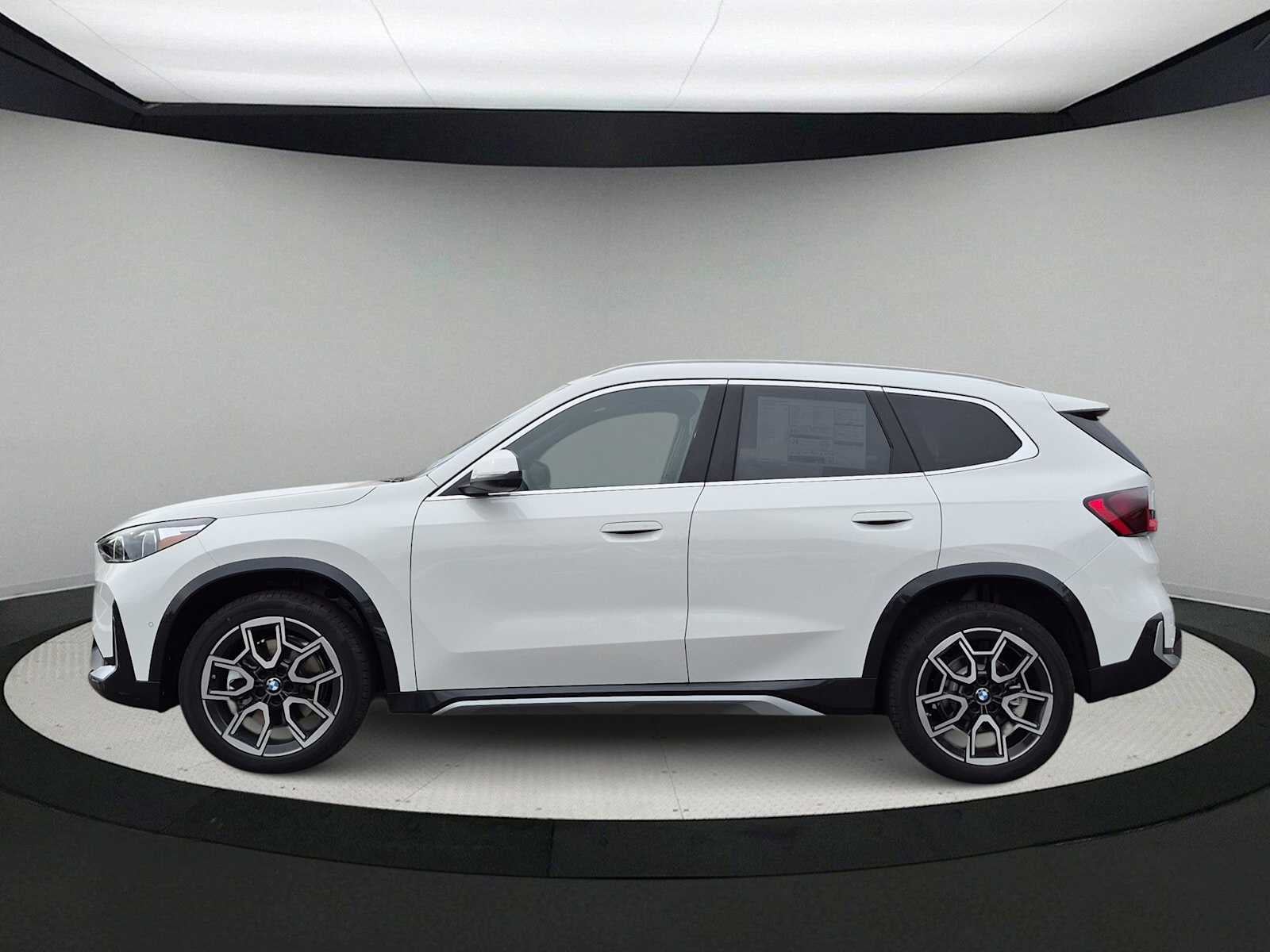 2027 BMW X1 xDrive28i