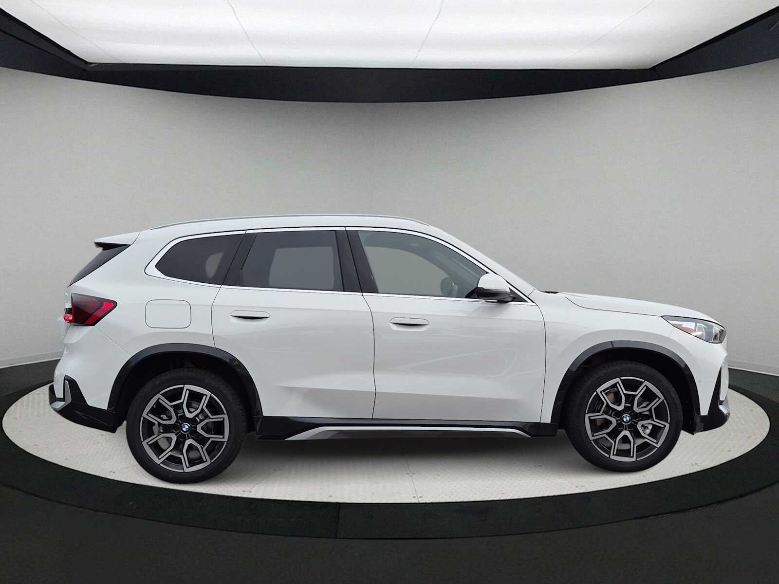 2027 BMW X1 xDrive28i