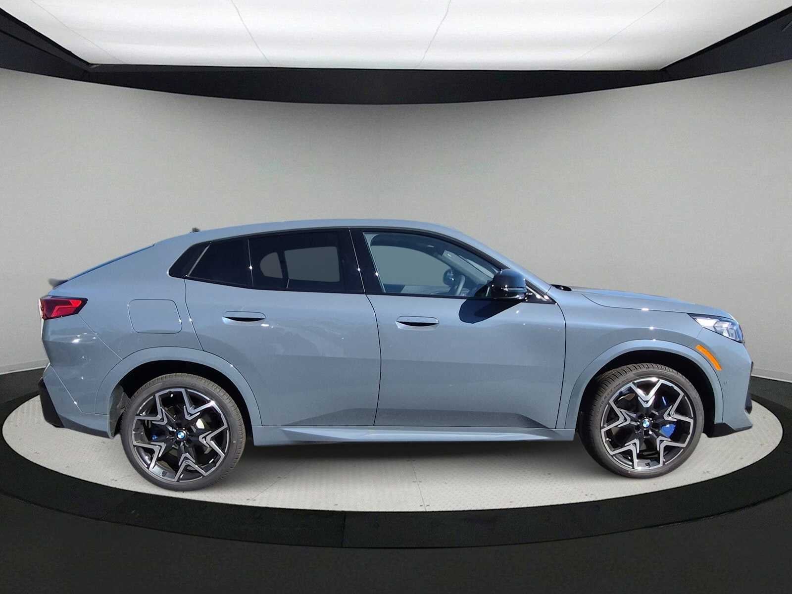 2027 BMW X2 M35i