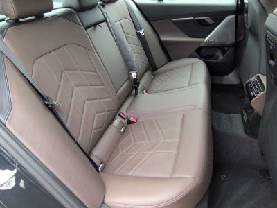 2025 BMW i5 xDrive40 xDrive40