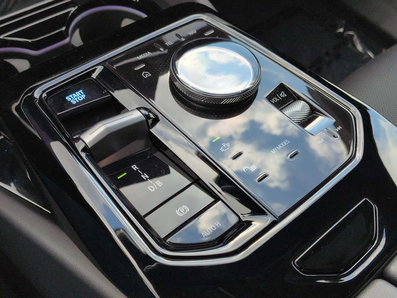 2025 BMW i5 xDrive40 xDrive40