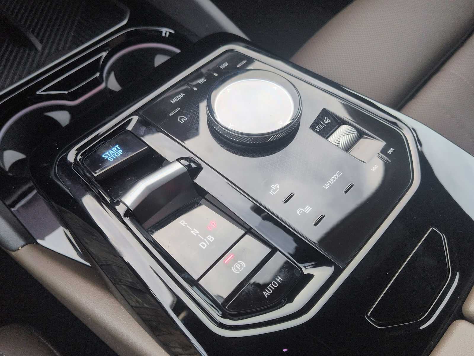 2025 BMW i5 xDrive40 xDrive40