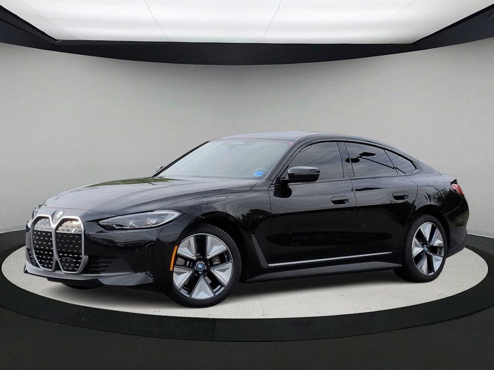 2023 BMW i4 eDrive35's photo