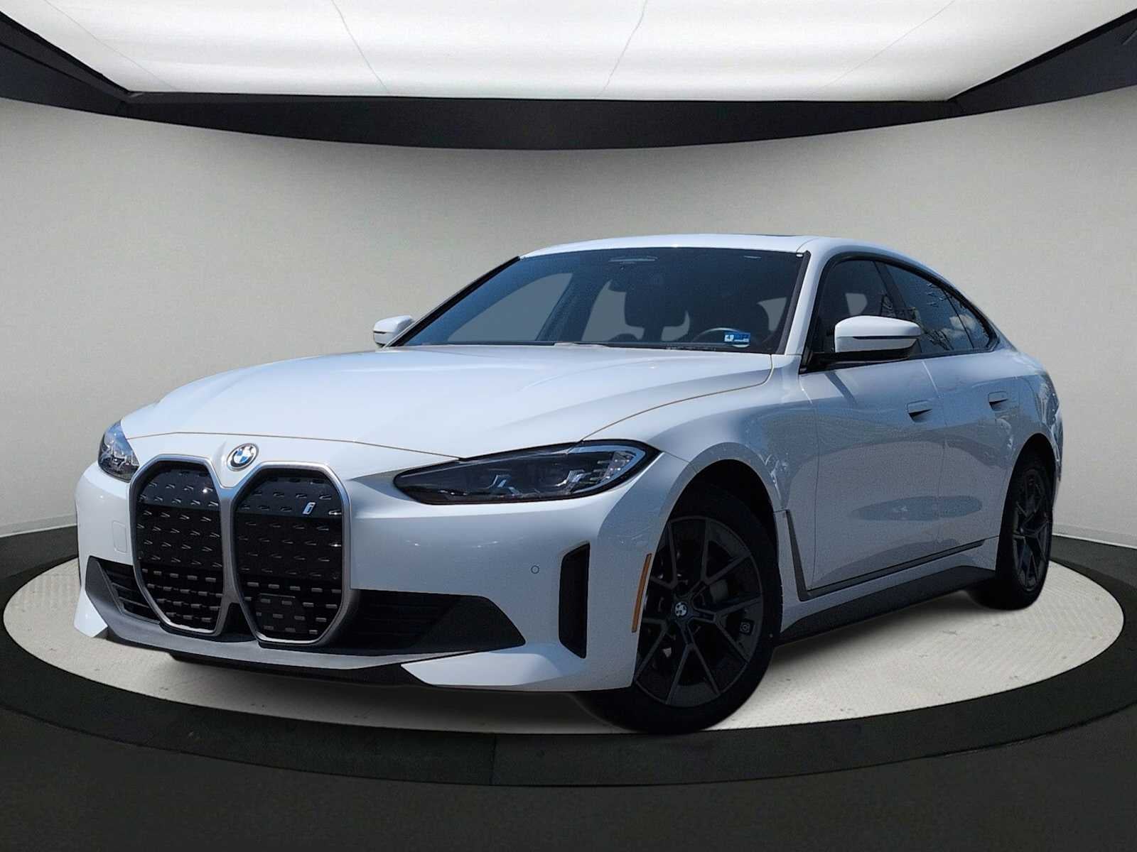 2023 BMW i4 eDrive35's photo