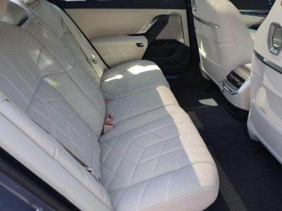 2025 BMW i7 eDrive50