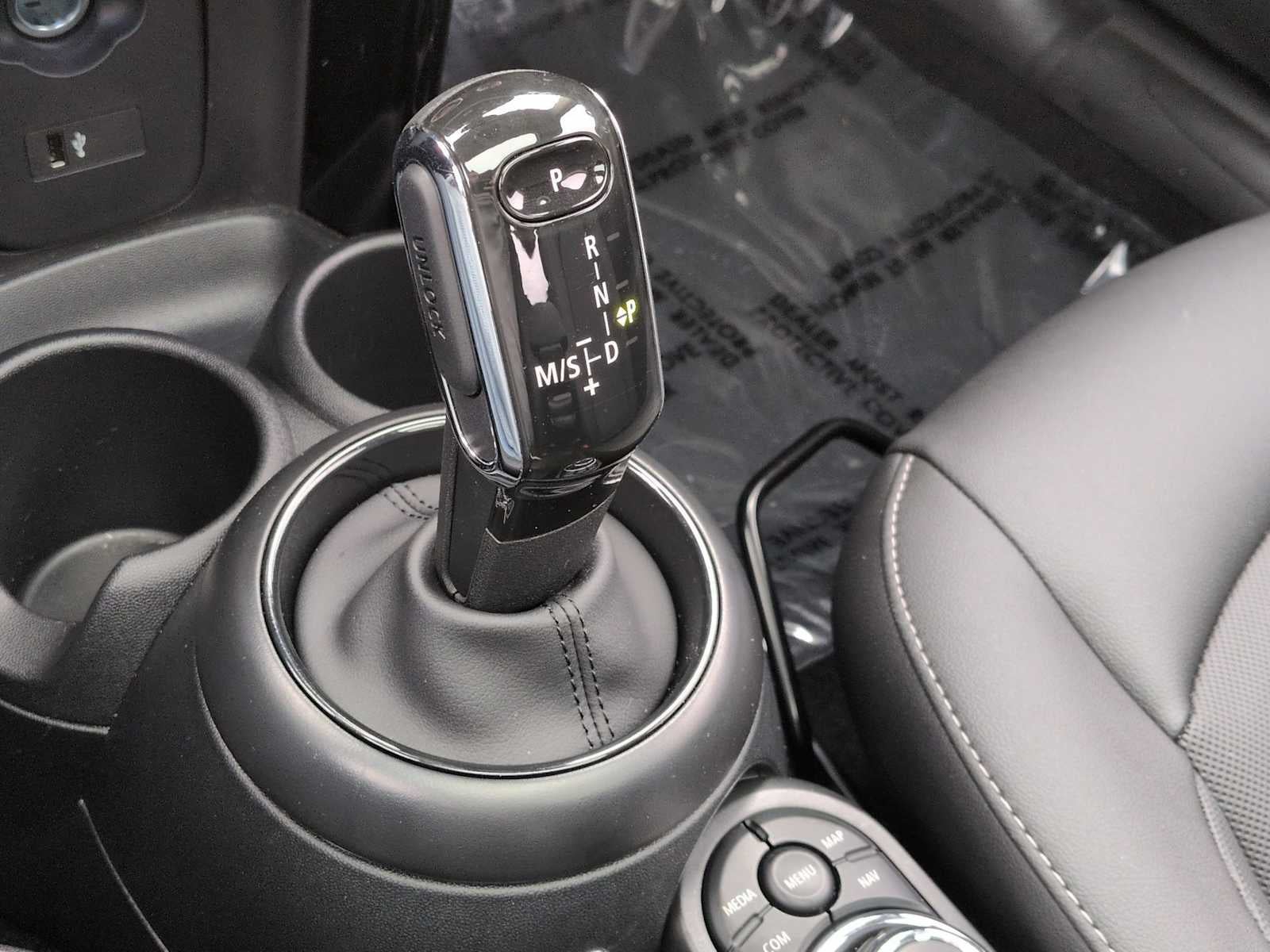 2024 MINI HARDTOP 2 DOOR Cooper