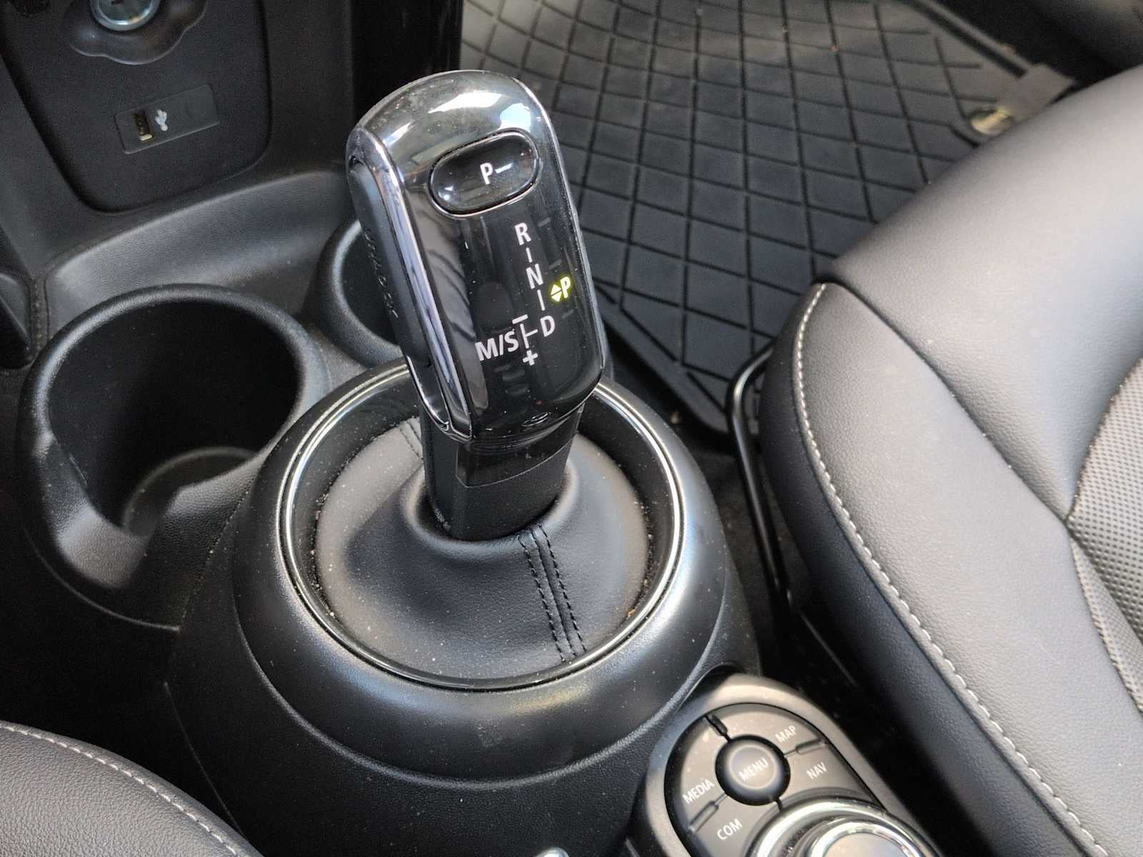 2024 MINI HARDTOP 4 DOOR Cooper