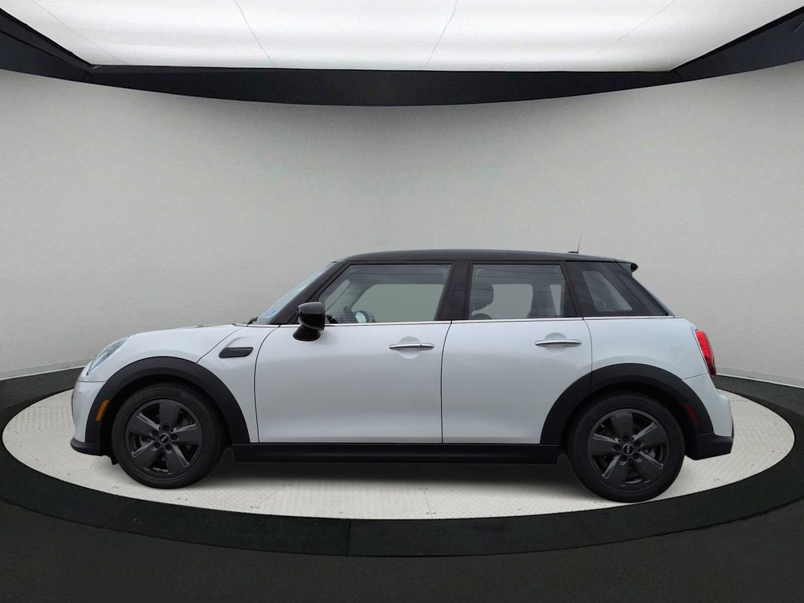 2024 MINI HARDTOP 4 DOOR Cooper