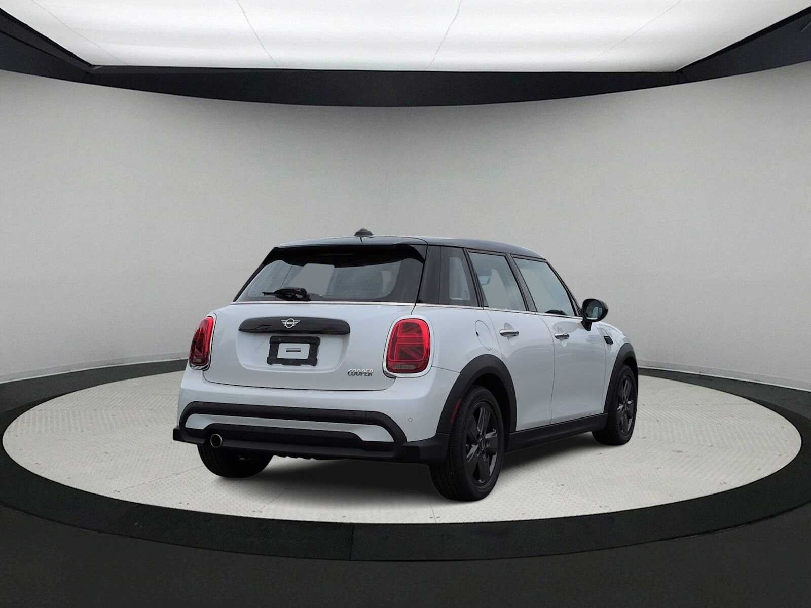 2024 MINI HARDTOP 4 DOOR Cooper