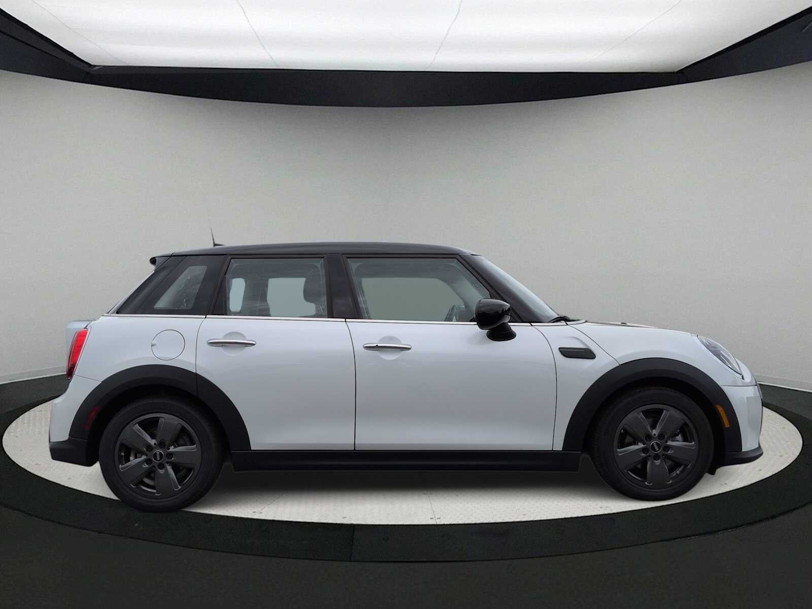 2024 MINI HARDTOP 4 DOOR Cooper