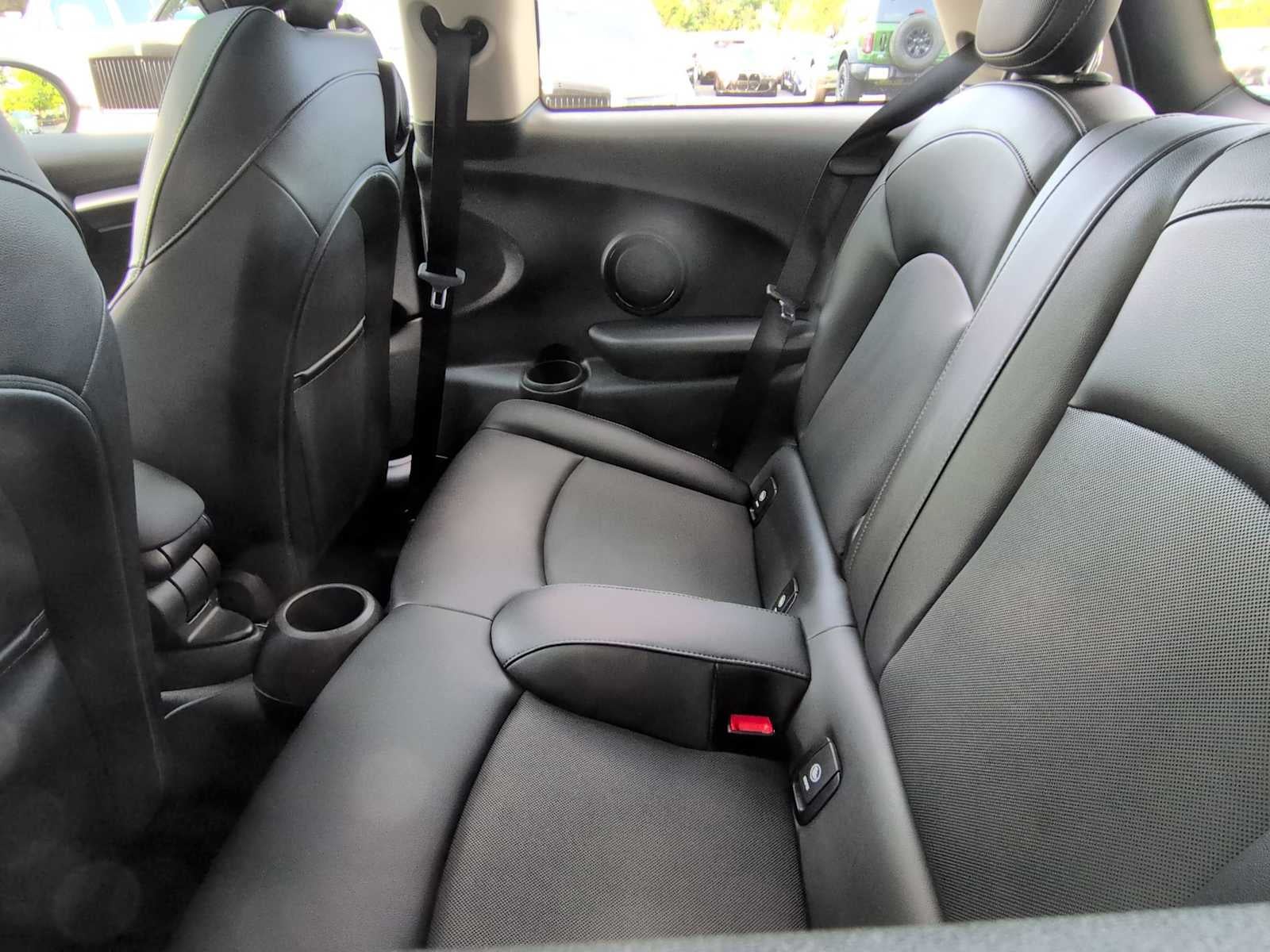 2022 MINI HARDTOP 2 DOOR SIGNATURE