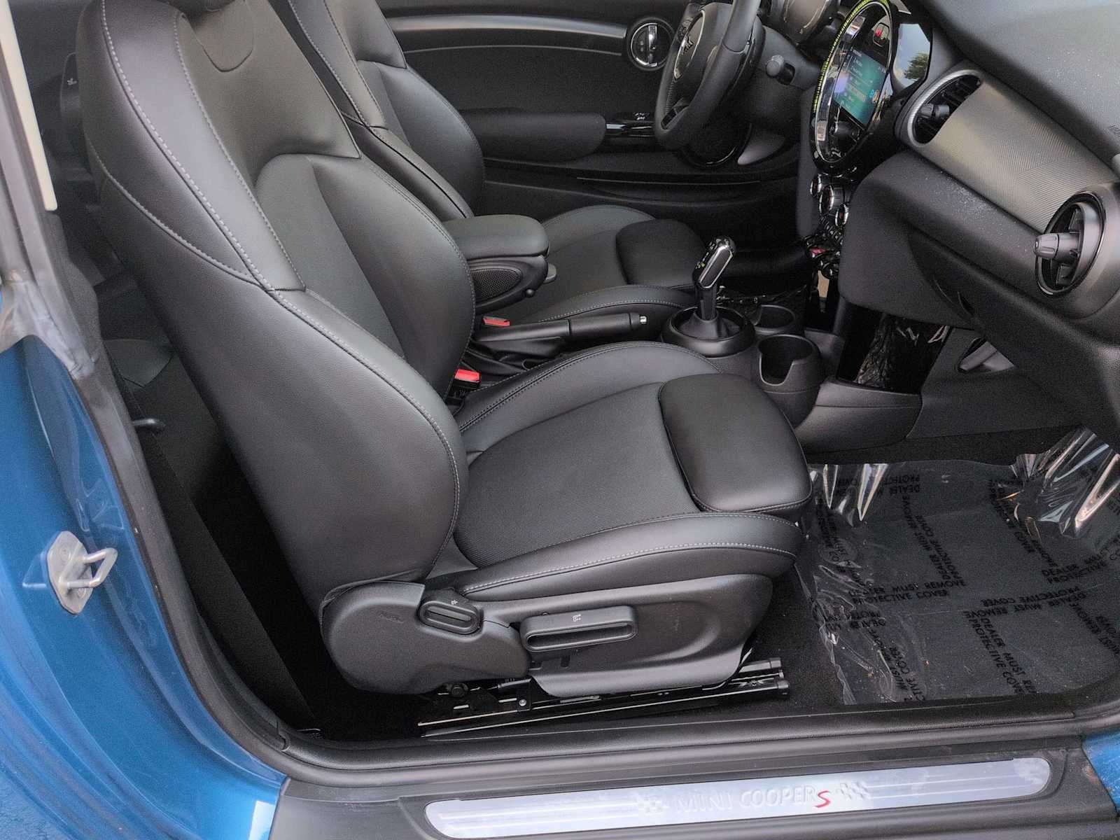 2022 MINI HARDTOP 2 DOOR SIGNATURE