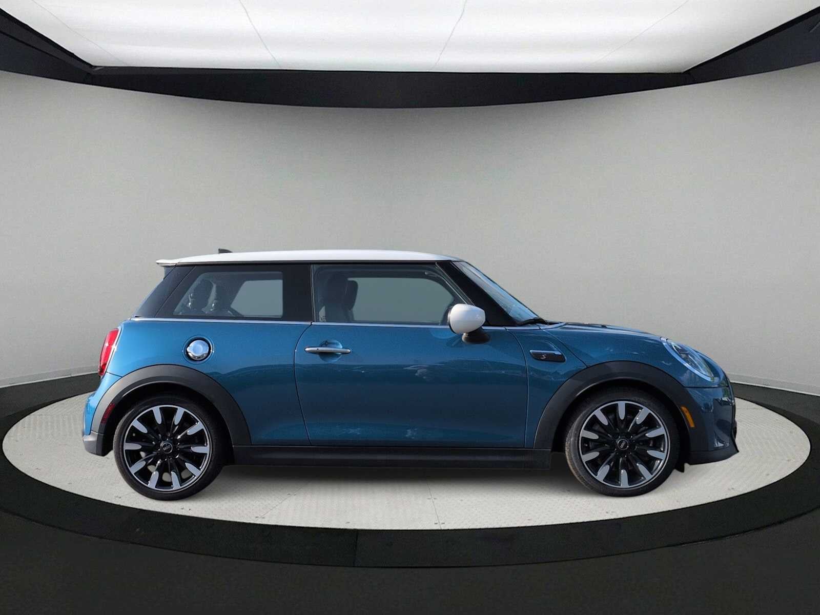 2022 MINI HARDTOP 2 DOOR SIGNATURE