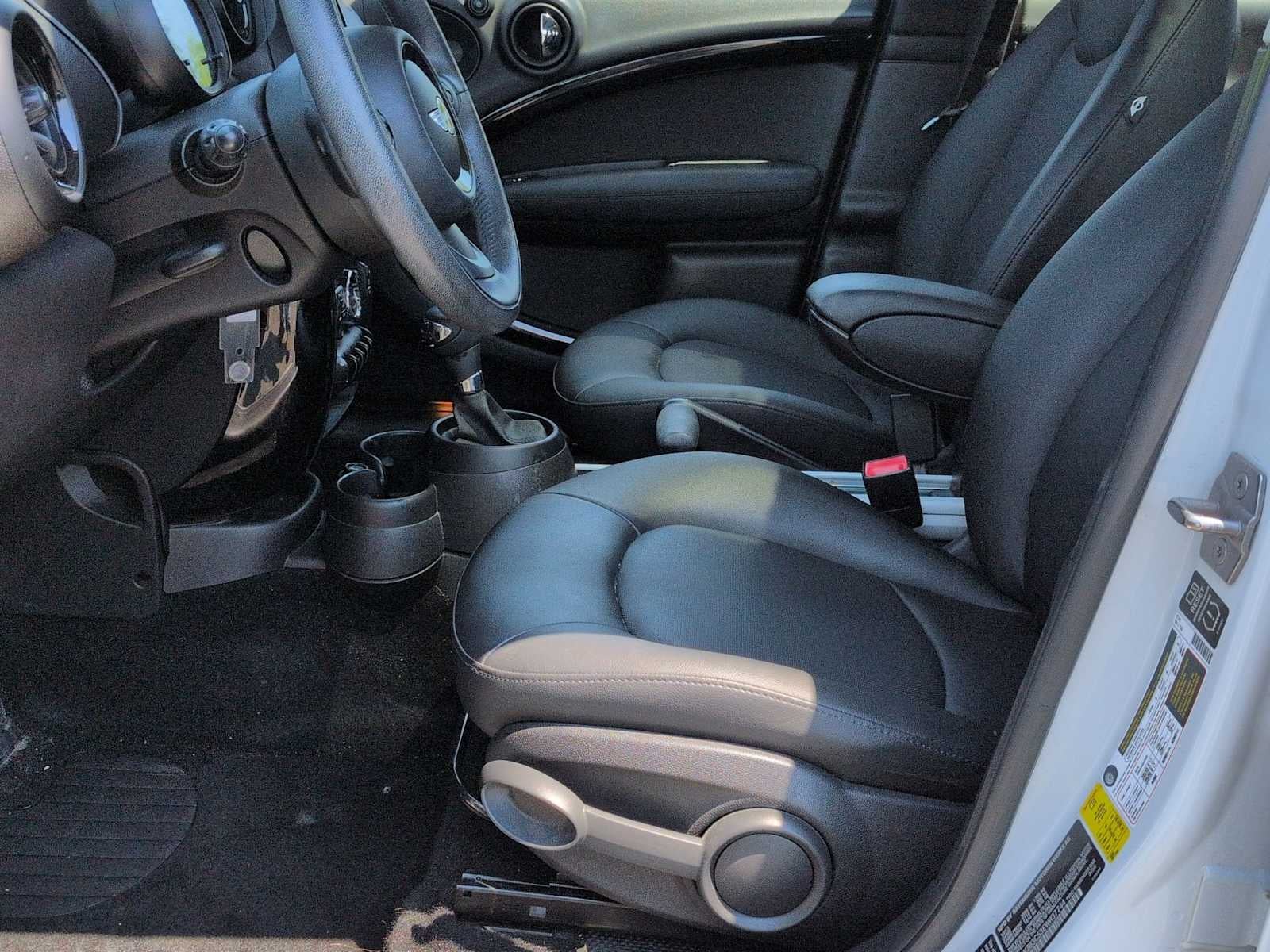 2014 MINI COUNTRYMAN FWD 4dr