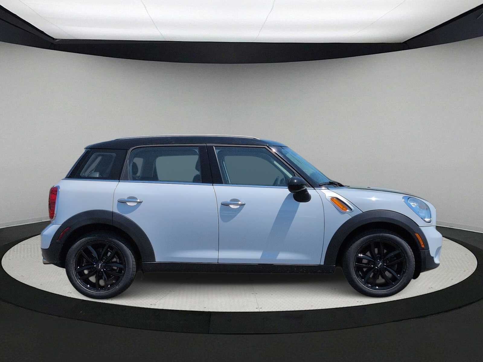2014 MINI COUNTRYMAN FWD 4dr