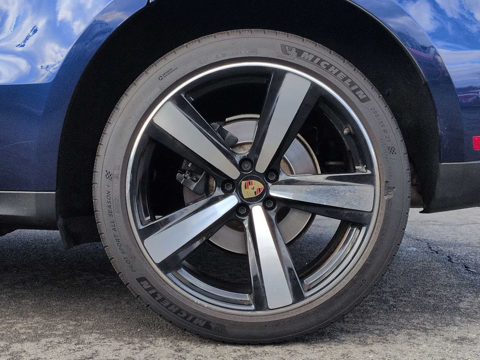 2023 Porsche Macan T