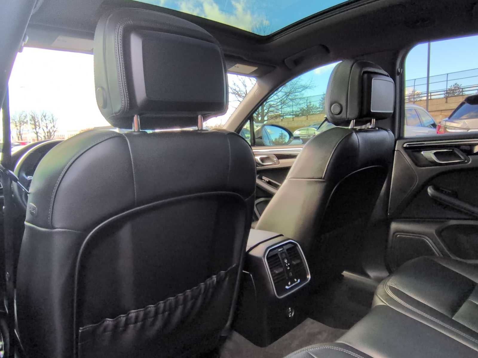 2023 Porsche Macan T