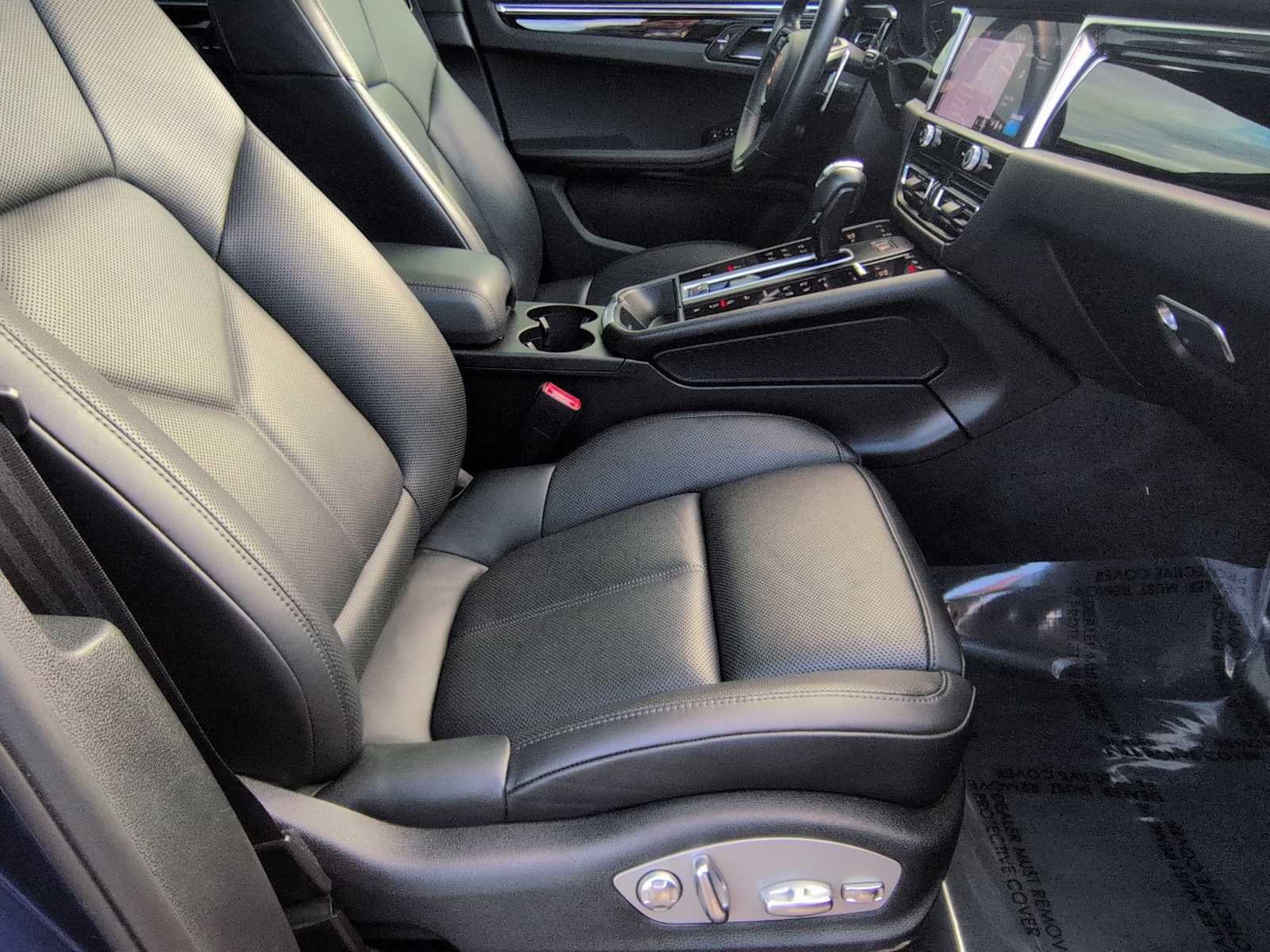 2023 Porsche Macan T