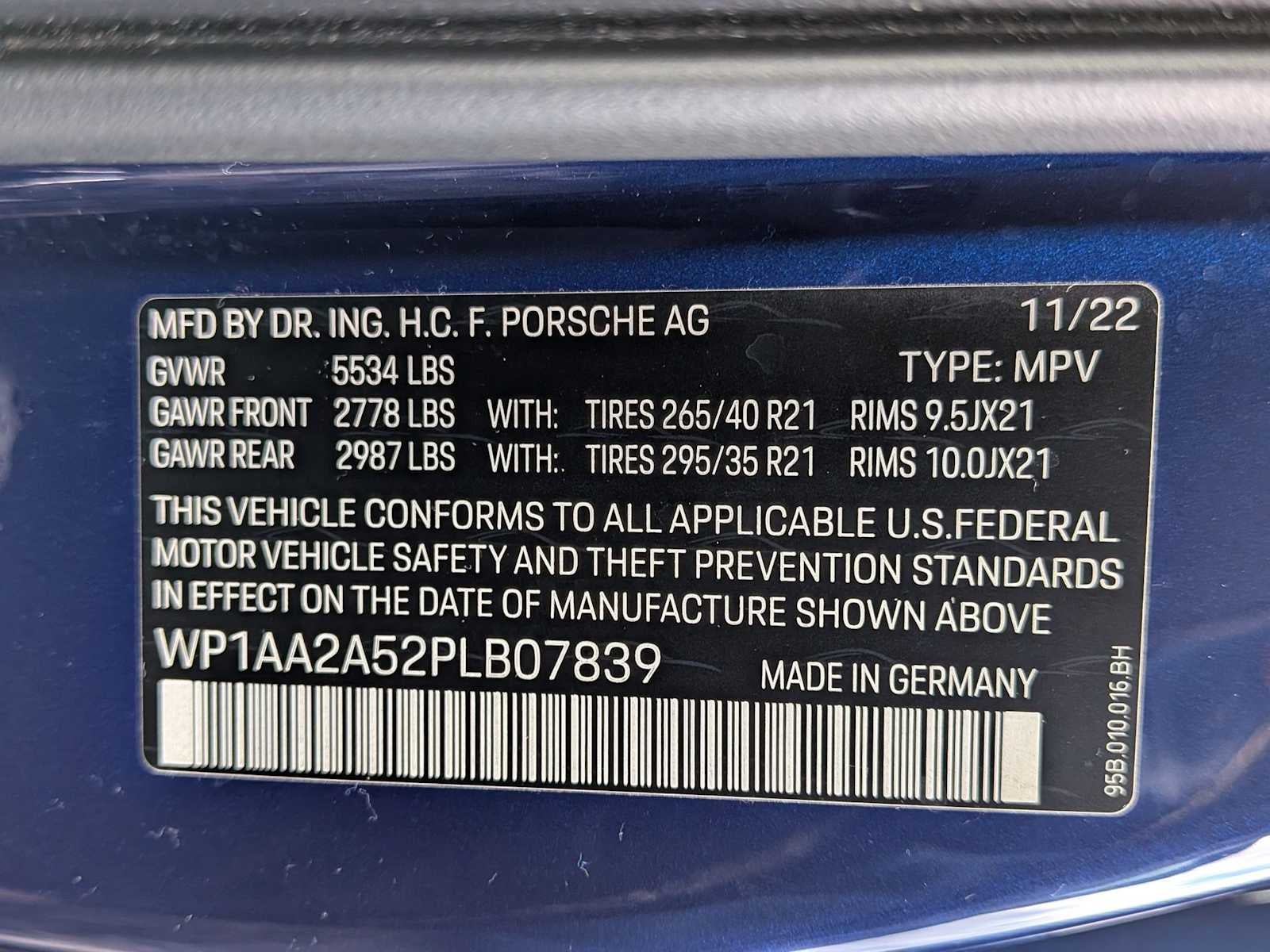 2023 Porsche Macan T