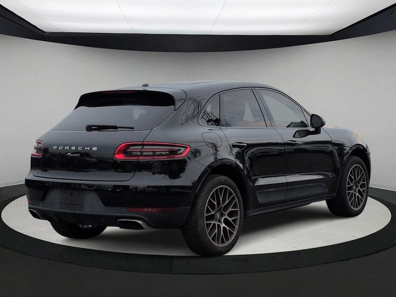 2018 Porsche Macan AWD