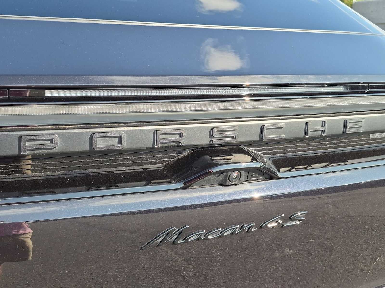 2025 Porsche Macan Electric 4S
