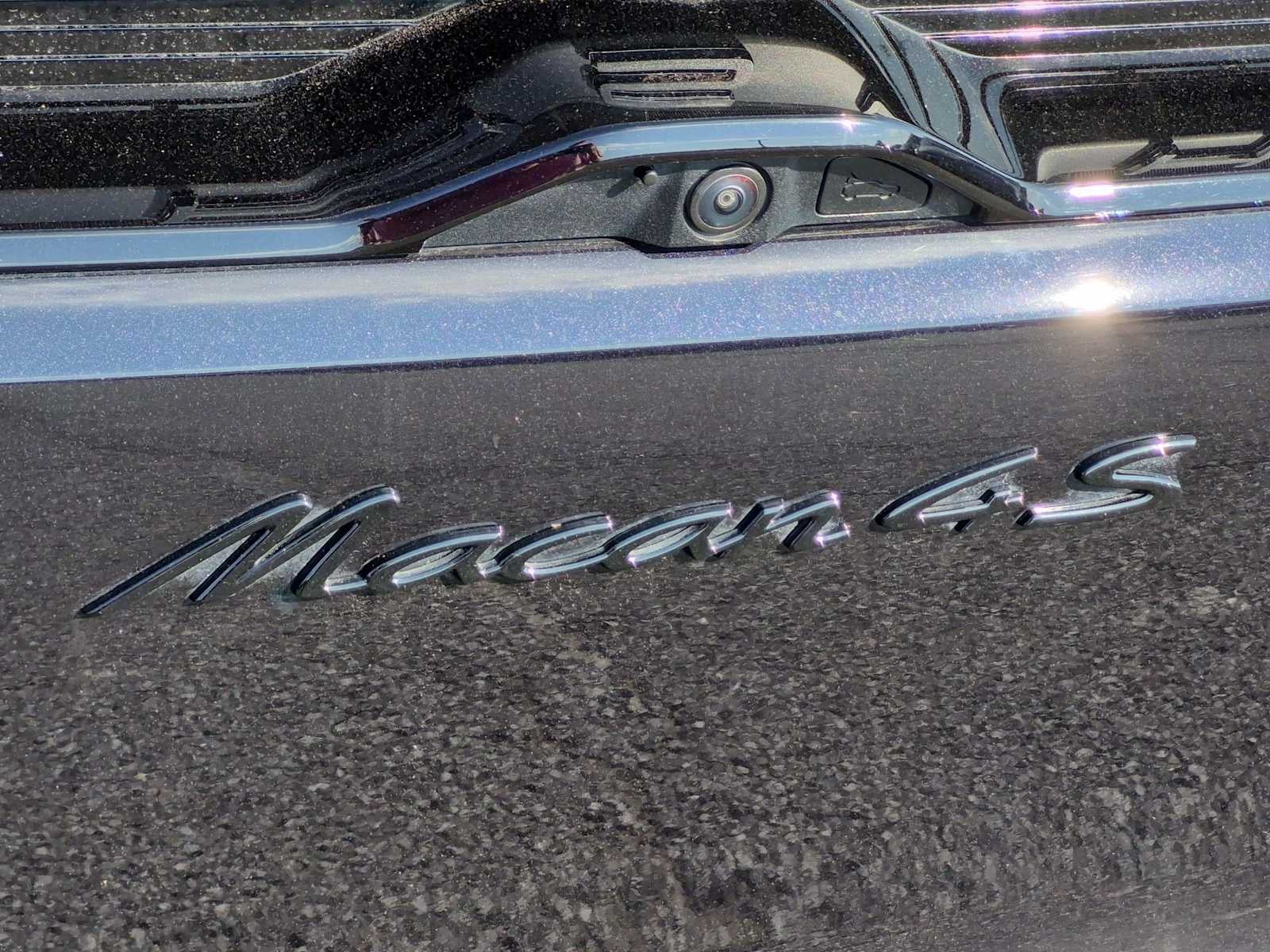 2025 Porsche Macan Electric 4S
