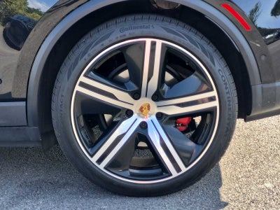 2025 Porsche Macan Electric 4S