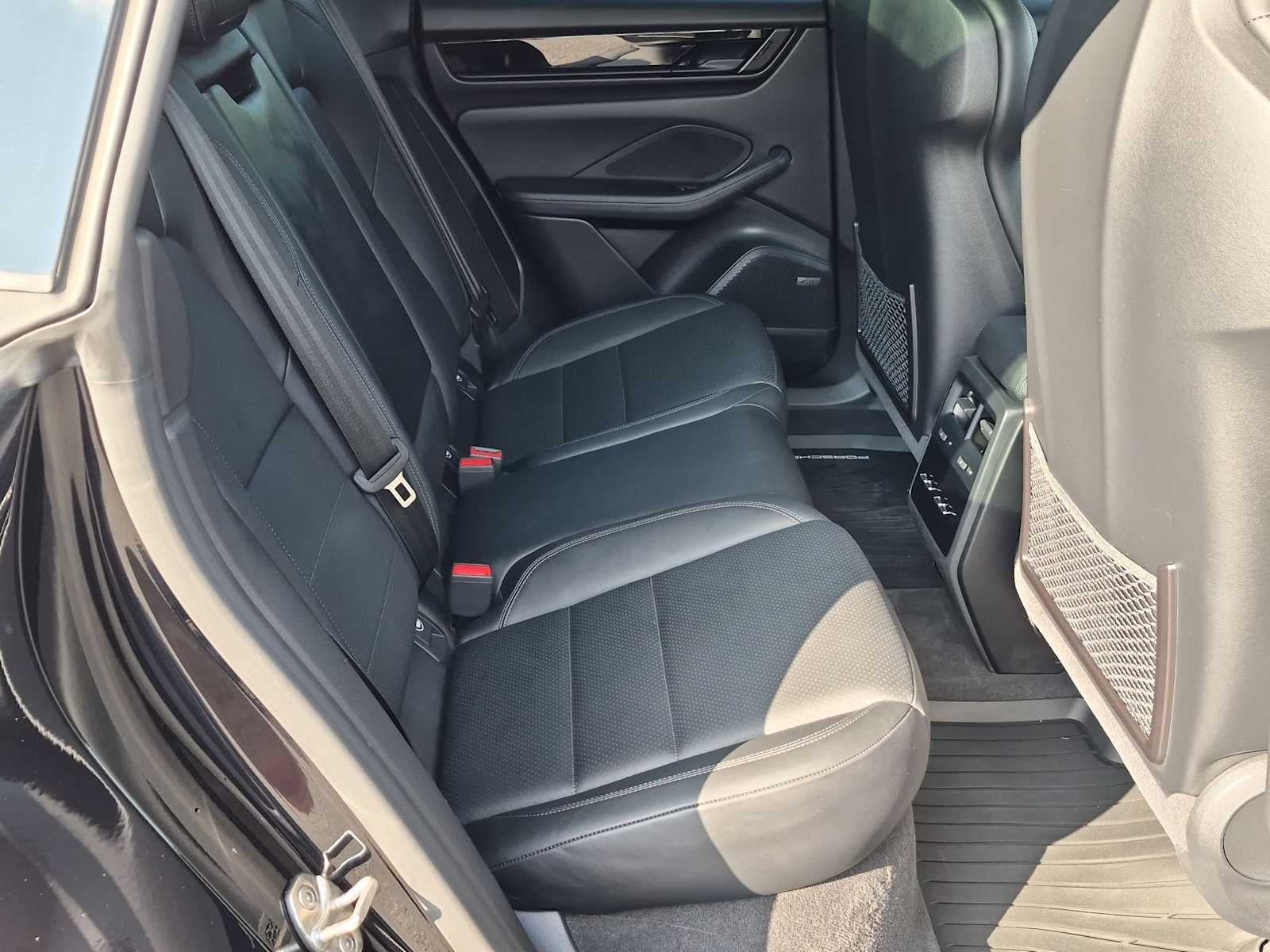 2025 Porsche Macan Electric 4S