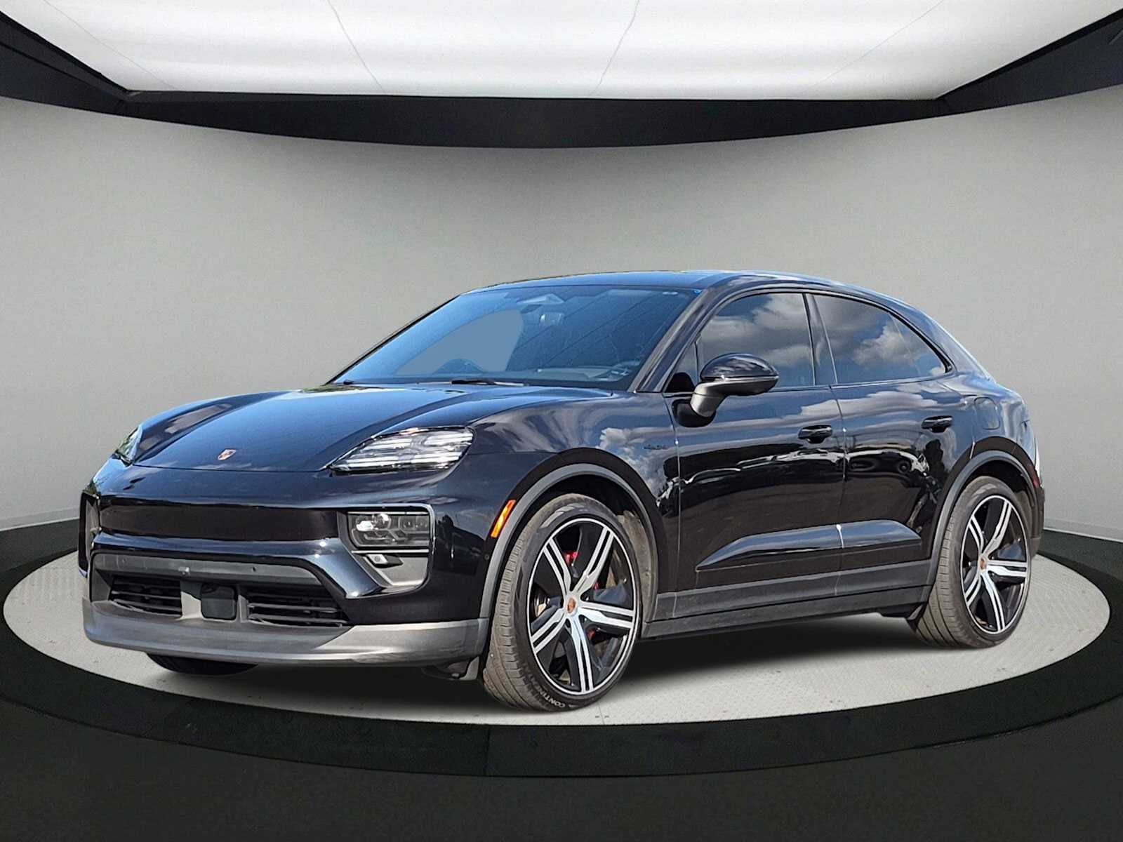 2025 Porsche Macan Electric 4S