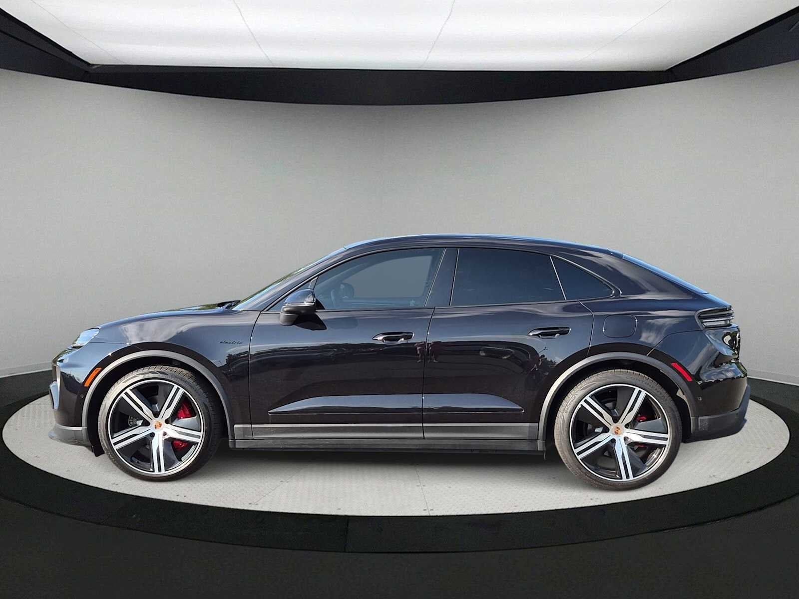 2025 Porsche Macan Electric 4S