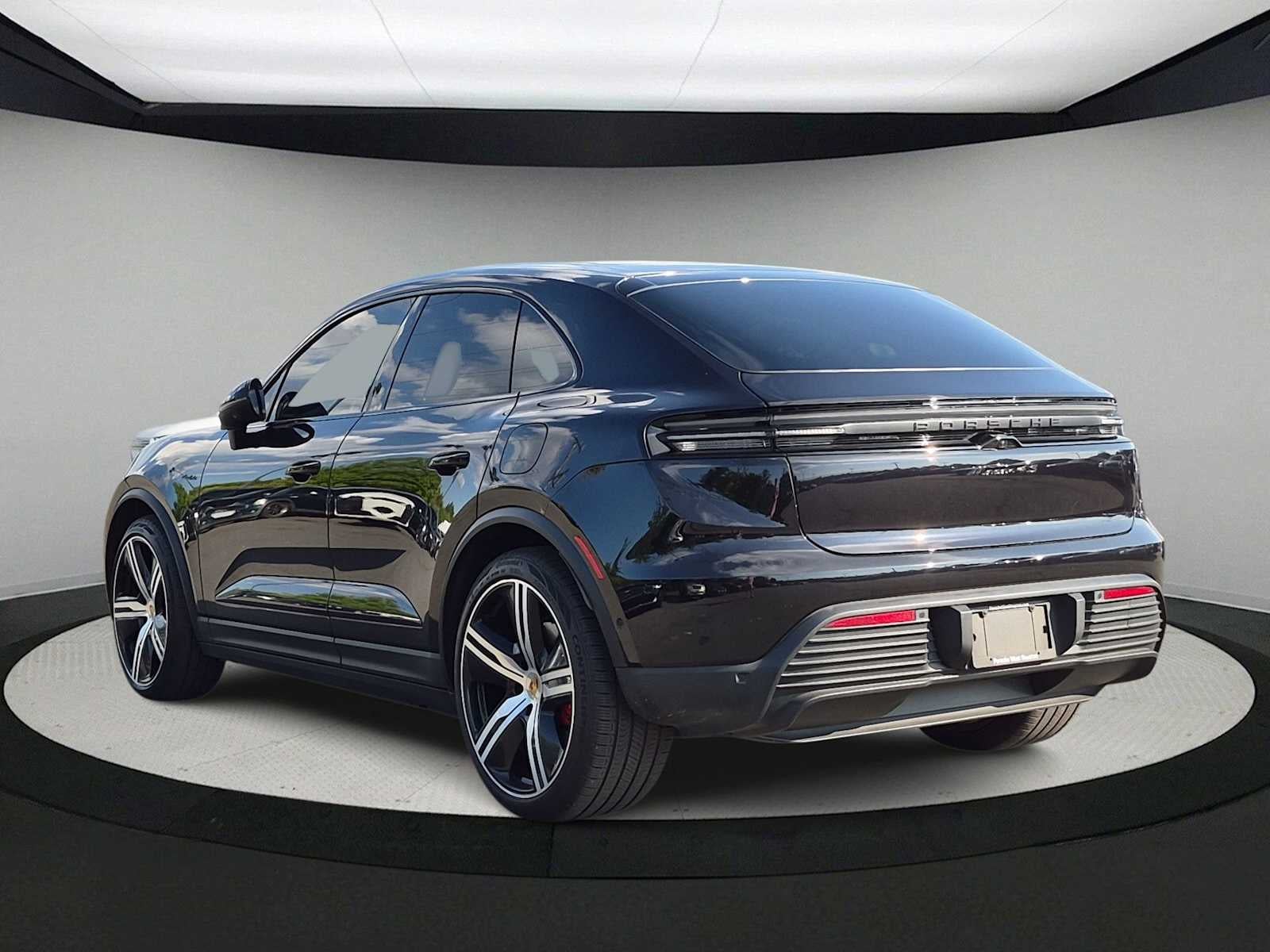 2025 Porsche Macan Electric 4S