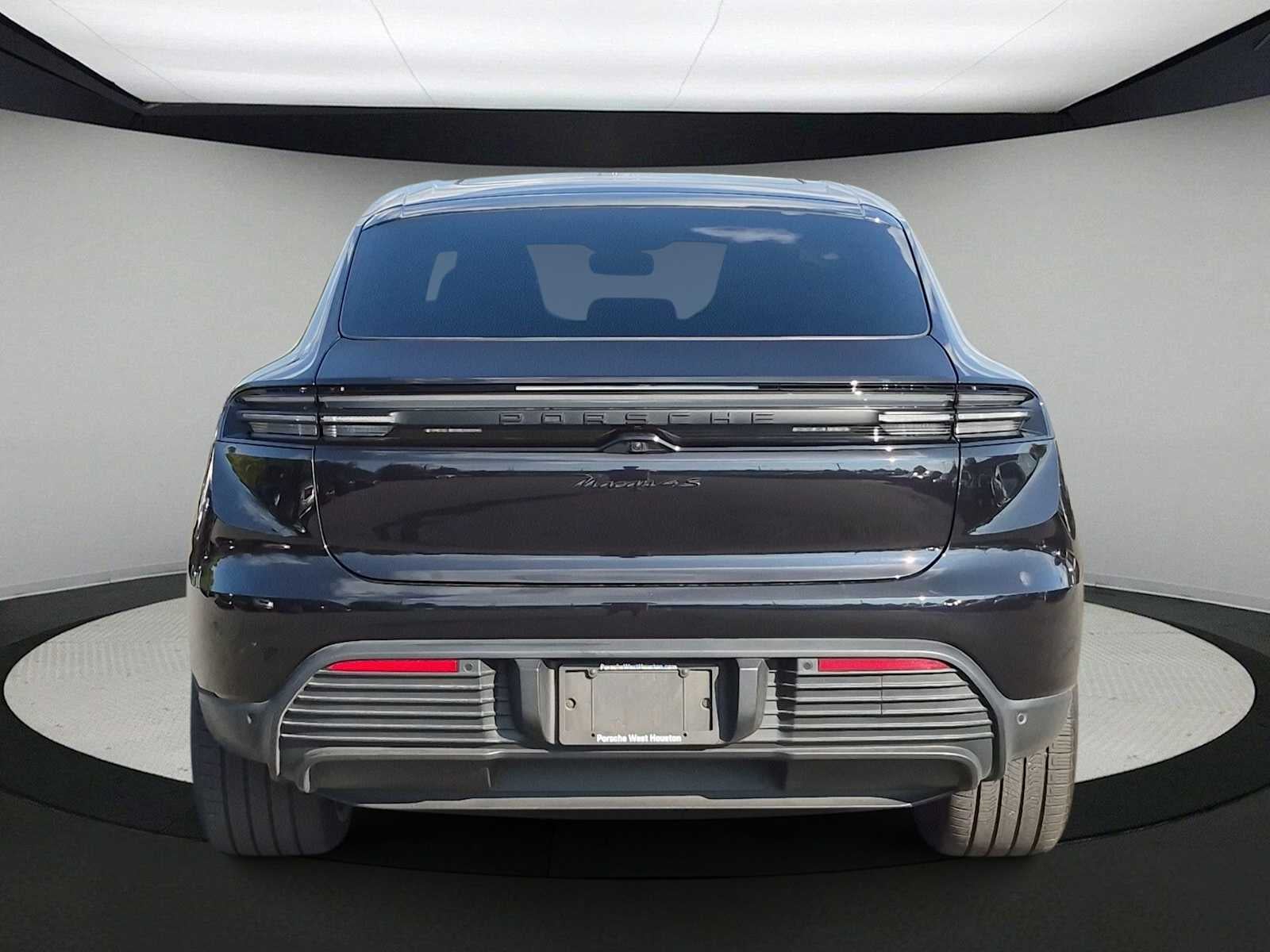 2025 Porsche Macan Electric 4S